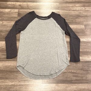 American Eagle Lightweight Sweater